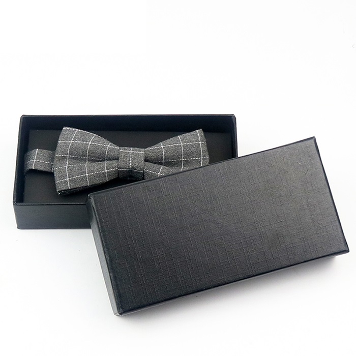 www.hoocing.com-custom-high-quality-black-cardboard-tie-boxes-with-window-1-1.jpg